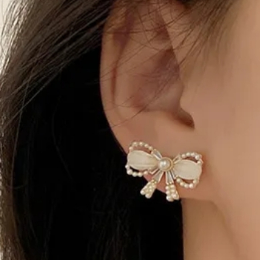 Brand new  Bow  Faux Pearl Zircon decor  Stud Earrings